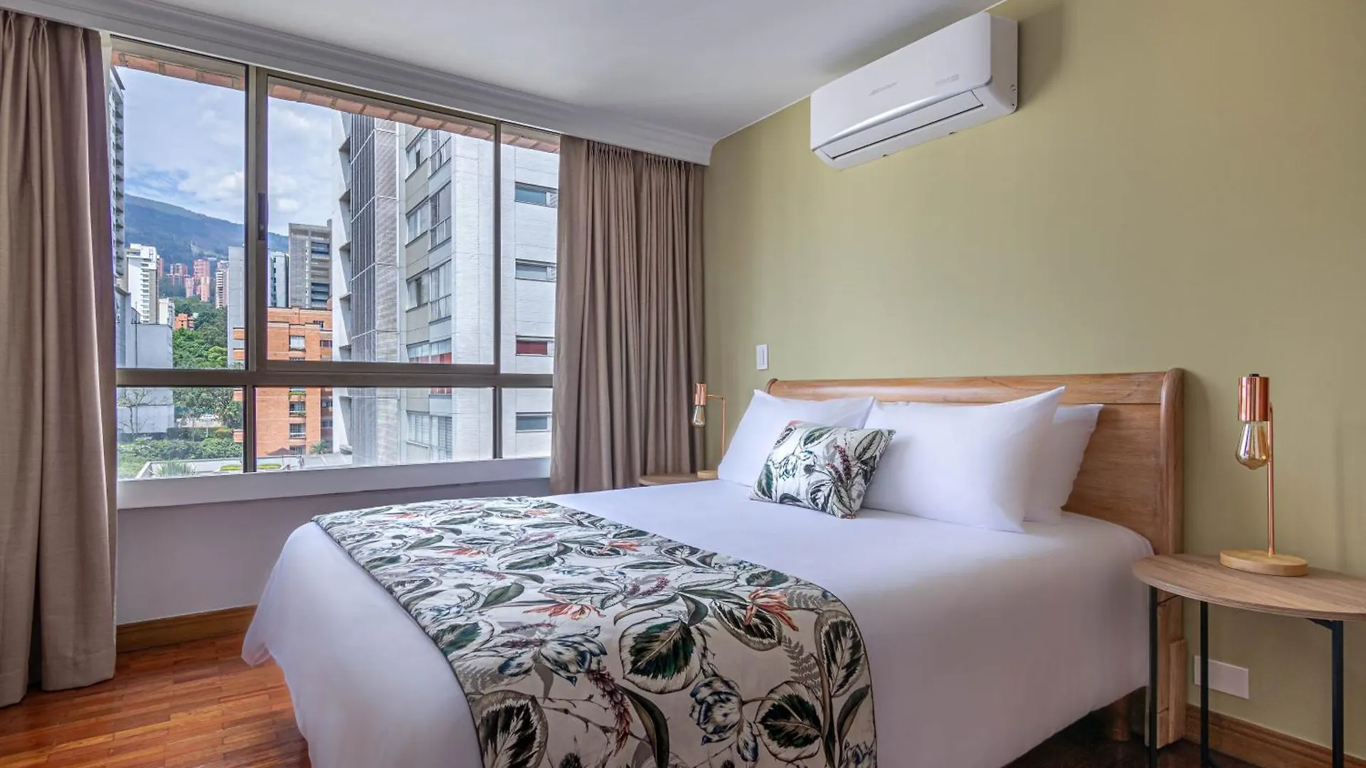 Alcazar De Oviedo By Ee Hoteles Medellín